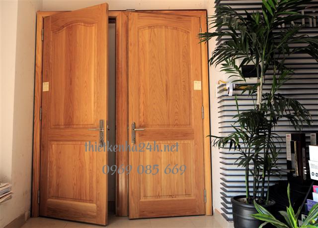 Kích thước cửa chính của 2 cánh không bằng nhau 