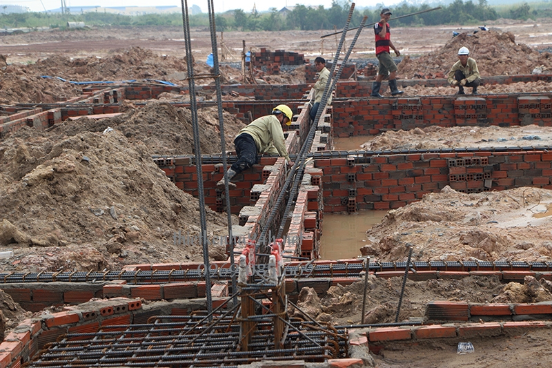 Chuẩn bị mặt bằng thi công móng đơn
